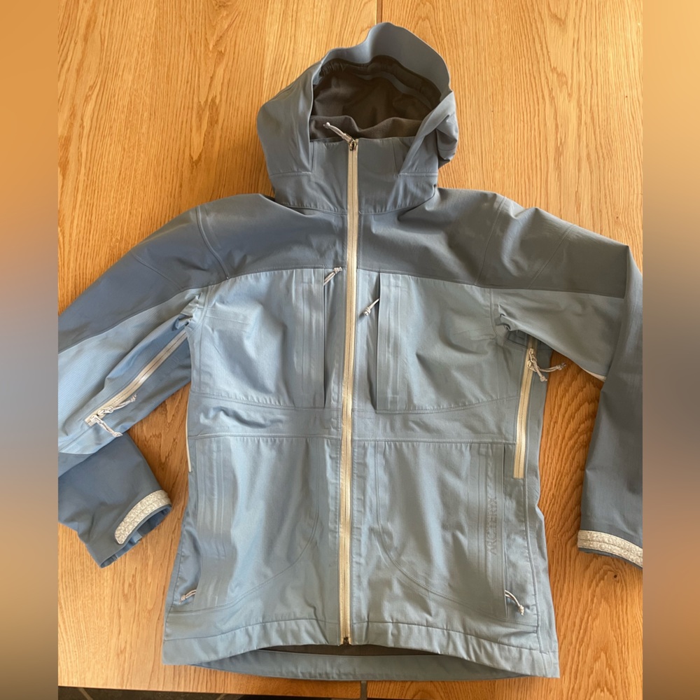 Arc'teryx Women’s Blue Gore-Tex Javeline Soft Tech Jacket